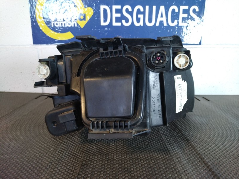 Recambio de faro izquierdo para audi a4 berlina (b5) referencia OEM IAM    Recambio de faro izquierdo para audi a4 berlina (b5) referencia OEM IAM