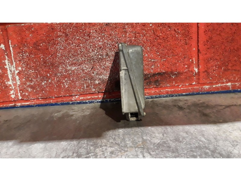 Recambio de centralita motor uce para peugeot 106 (s1) 1.1 | 0.91 - ... 1.1 | 0.91 - ... referencia OEM IAM 0261204788 963152878