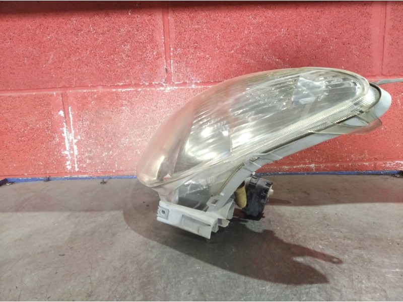 Recambio de faro izquierdo para toyota corolla verso (e12)  | 0.02 - 0.04  | 0.02 - 0.04 referencia OEM IAM   