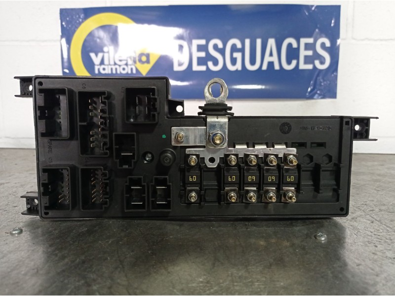 Recambio de caja reles fusibles para volvo s60 berlina 2.4 diesel cat | 0.00 - ... 2.4 diesel cat | 0.00 - ... referencia OEM IA