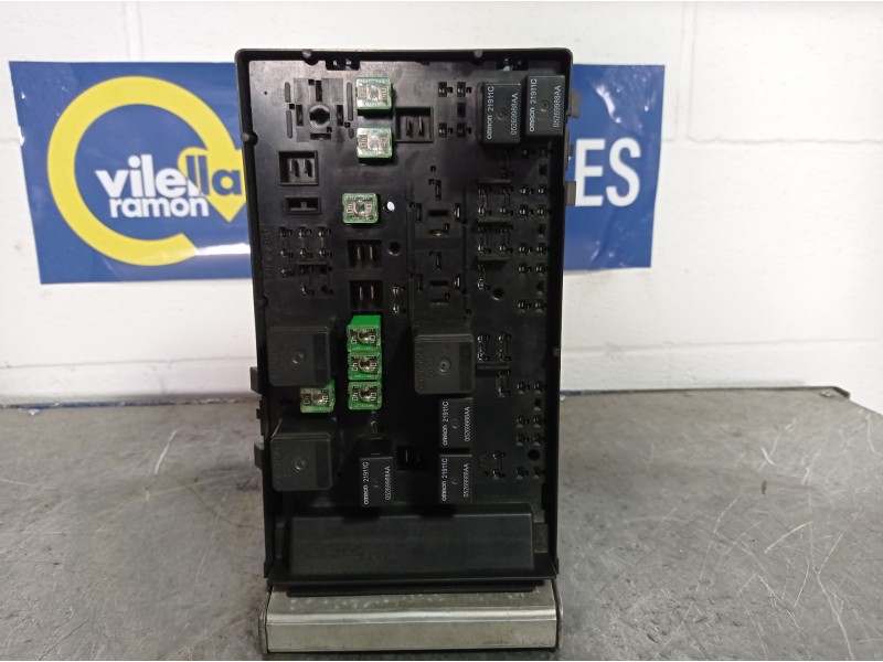 Recambio de caja reles fusibles para chrysler voyager (rg) 2.5 crd cat referencia OEM IAM 05144508AC   Recambio de caja reles fusibles para chrysler voyager (rg) 2.5 crd cat referencia OEM IAM 05144508AC