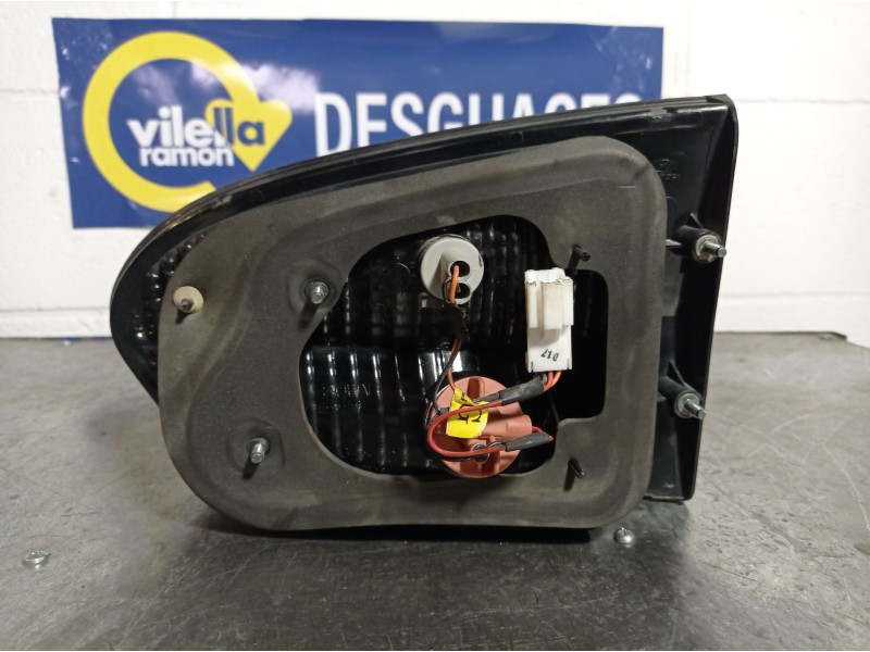 Recambio de piloto porton izquierdo para hyundai h 1  | ...  | ... referencia OEM IAM   