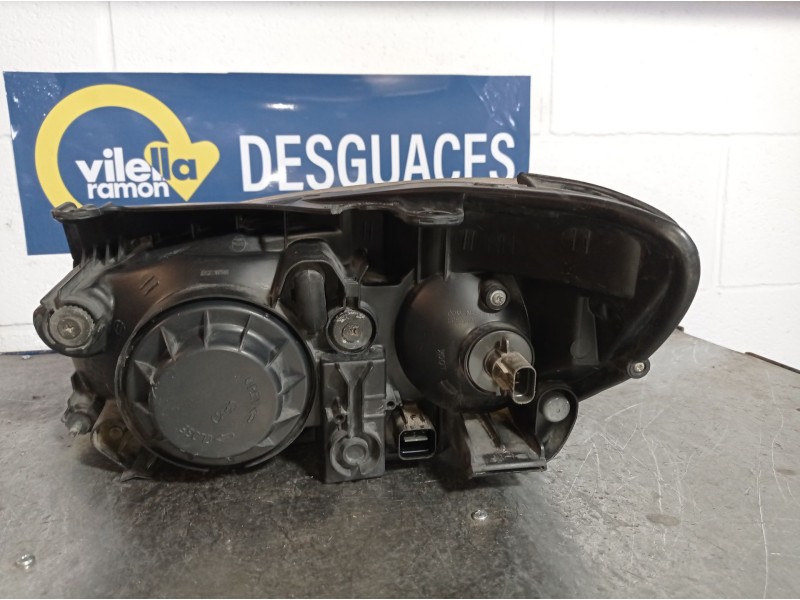 Recambio de faro derecho para kia cerato referencia OEM IAM    Recambio de faro derecho para kia cerato referencia OEM IAM