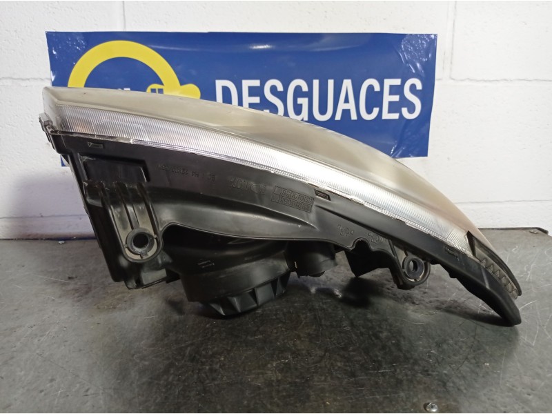 Recambio de faro derecho para kia cerato referencia OEM IAM    Recambio de faro derecho para kia cerato referencia OEM IAM