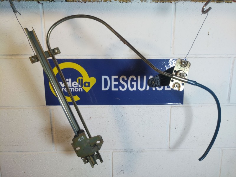 Recambio de elevalunas delantero derecho para seat ronda ronda 1.2 l referencia OEM IAM    Recambio de elevalunas delantero derecho para seat ronda ronda 1.2 l referencia OEM IAM