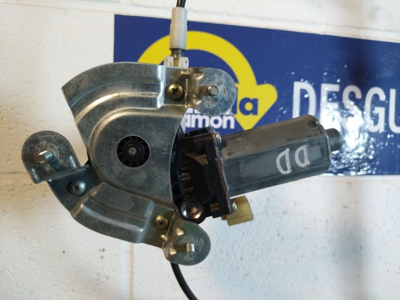 Recambio de elevalunas delantero derecho para renault megane coupe rt 1.4 16v referencia OEM IAM 0130821721  