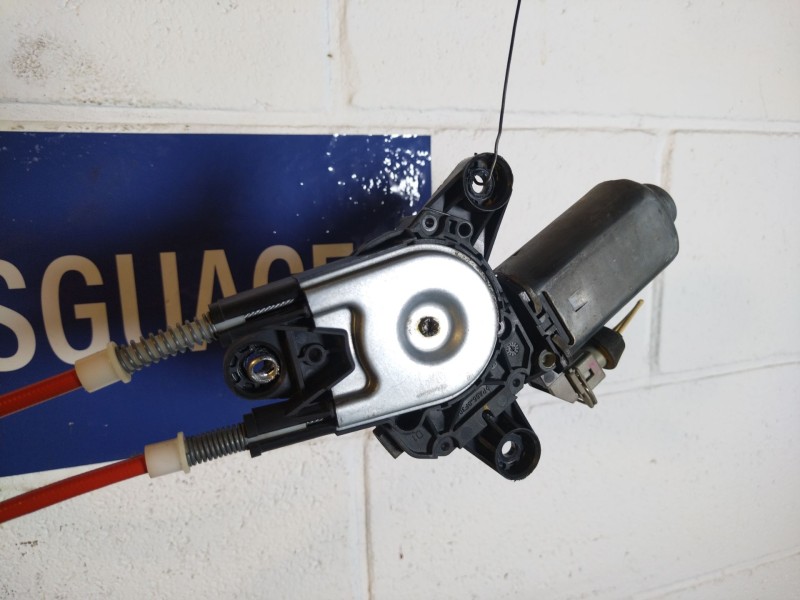 Recambio de elevalunas delantero derecho para citroen saxo 1.4 vsx referencia OEM IAM    Recambio de elevalunas delantero derecho para citroen saxo 1.4 vsx referencia OEM IAM