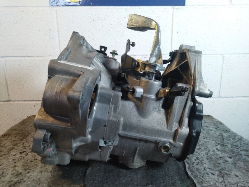 Recambio de caja cambios para volkswagen new beetle 2.0 referencia OEM IAM EBP  