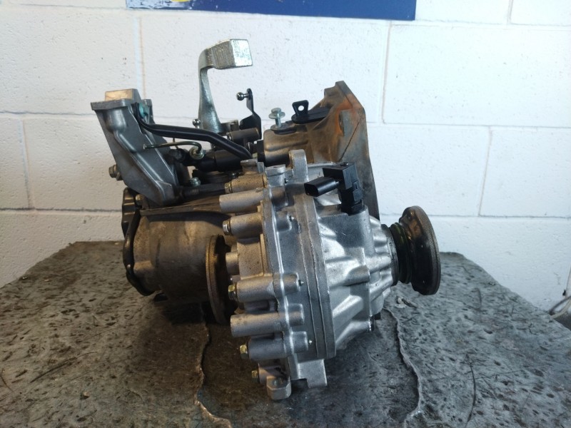 Recambio de caja cambios para volkswagen new beetle 2.0 referencia OEM IAM EBP  