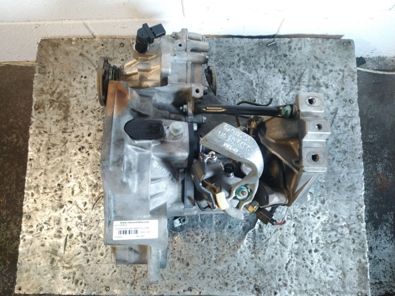 Recambio de caja cambios para volkswagen new beetle 2.0 referencia OEM IAM EBP  