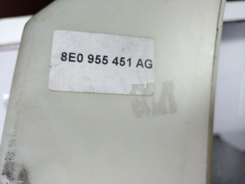 Recambio de deposito limpia para audi a4 berlina (8e) 1.9 tdi referencia OEM IAM 8E0955453AQ 8E0955451AG  Recambio de deposito limpia para audi a4 berlina (8e) 1.9 tdi referencia OEM IAM 8E0955453AQ 8E0955451AG