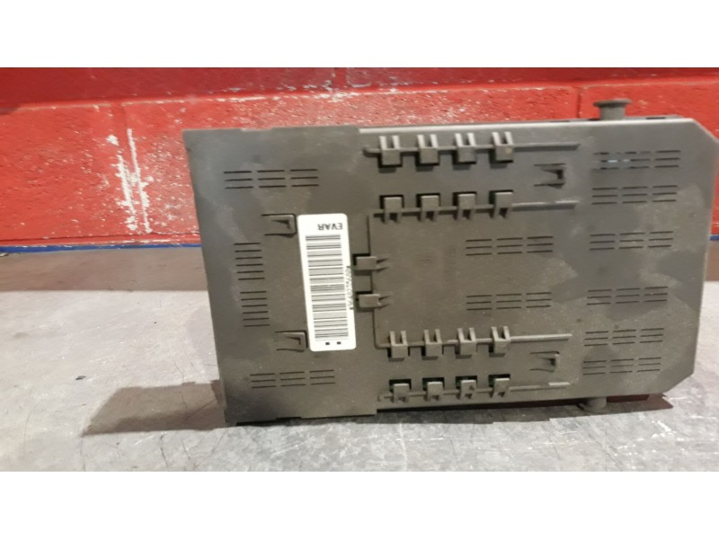 Recambio de caja reles fusibles para citroen c5 berlina 2.0 hdi | 0.01 - 0.04 2.0 hdi | 0.01 - 0.04 referencia OEM IAM 964823568