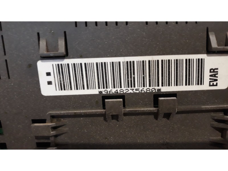 Recambio de caja reles fusibles para citroen c5 berlina 2.0 hdi | 0.01 - 0.04 2.0 hdi | 0.01 - 0.04 referencia OEM IAM 964823568