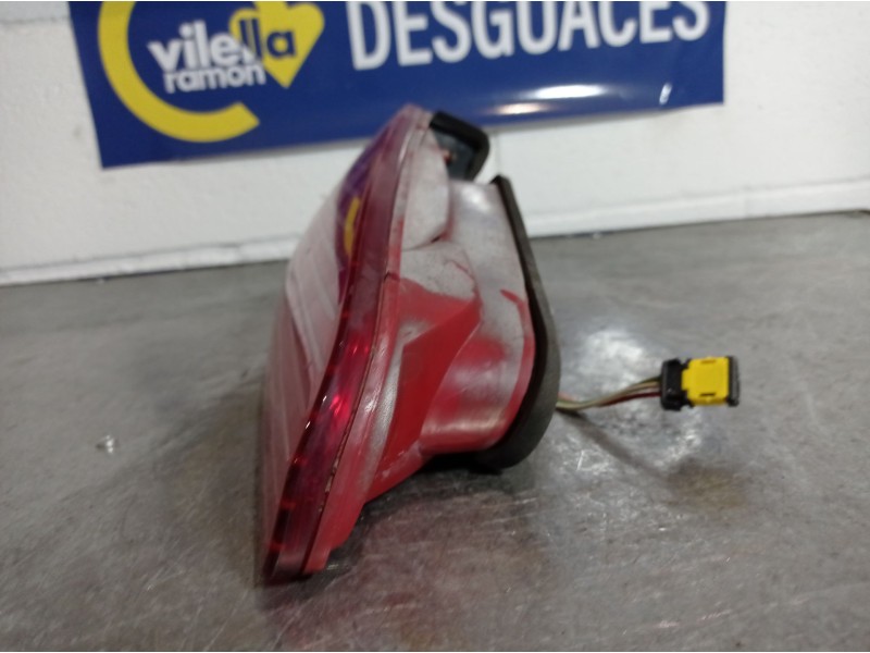Recambio de piloto porton izquierdo para peugeot 607 referencia OEM IAM   
