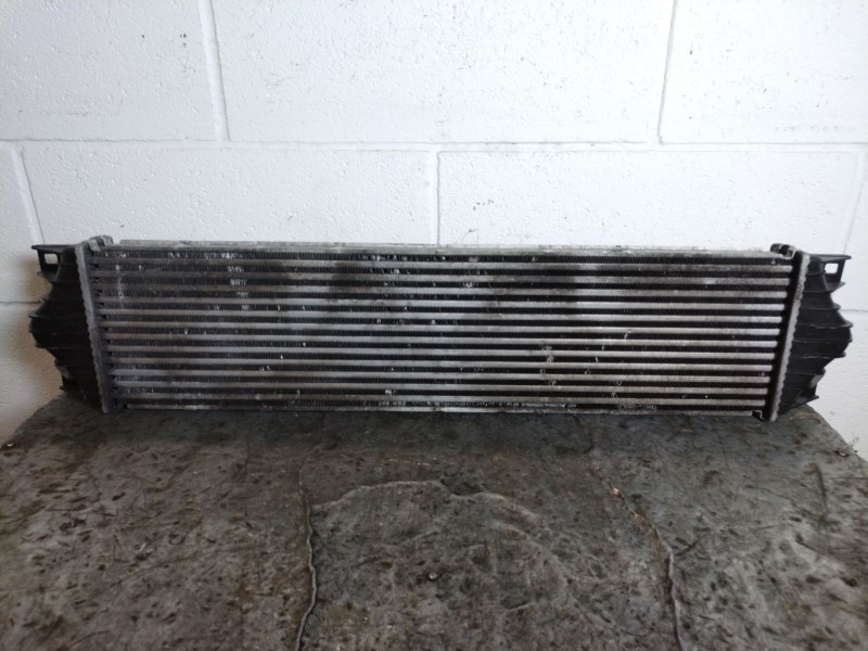 Recambio de intercooler para renault master chasis cabina caja 3500 medio 2.5dci 120 referencia OEM IAM IA1305  