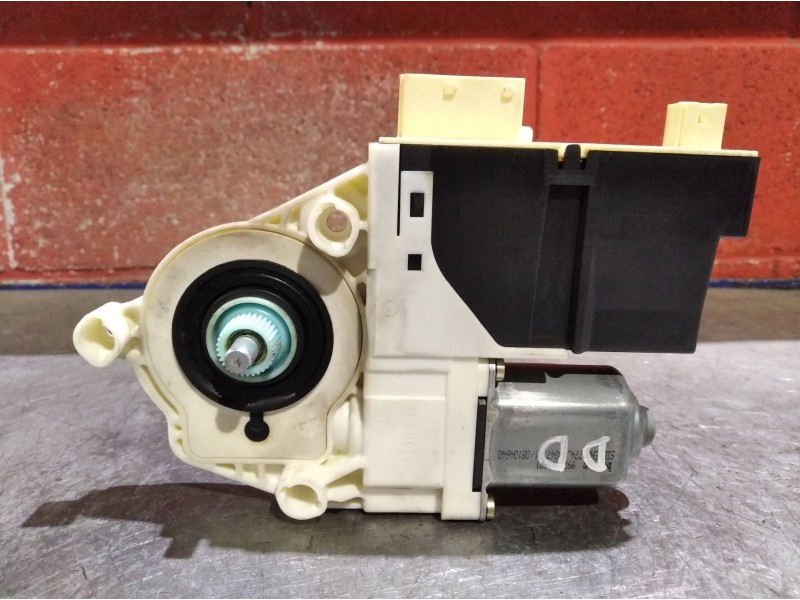 Recambio de motor elevalunas delantero derecho para citroen c4 coupe  | 0.04 - ...  | 0.04 - ... referencia OEM IAM 996388100  