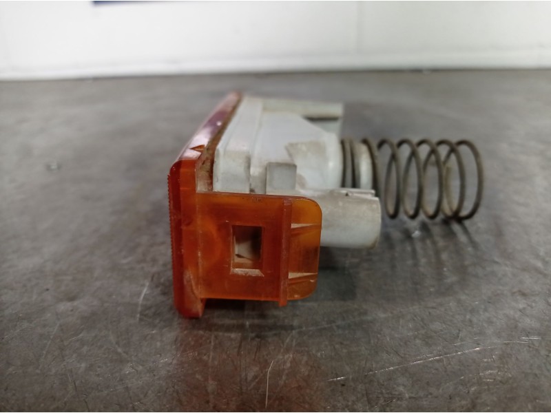 Recambio de piloto delantero derecho para renault express 1.2 kat referencia OEM IAM 7700811996  