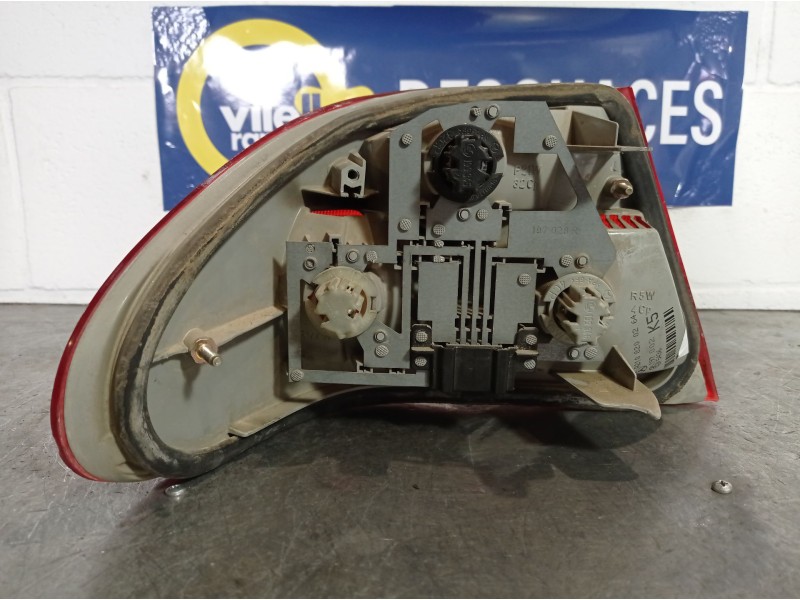 Recambio de piloto trasero derecho para mercedes clase e (w210) berlina referencia OEM IAM A2108200264  