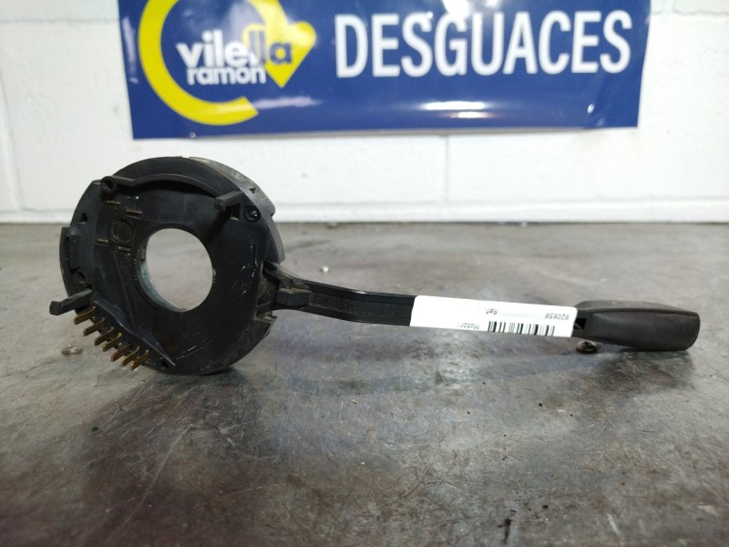 Recambio de mando intermitentes para volkswagen caravelle caravelle 2.4 d referencia OEM IAM    Recambio de mando intermitentes para volkswagen caravelle caravelle 2.4 d referencia OEM IAM