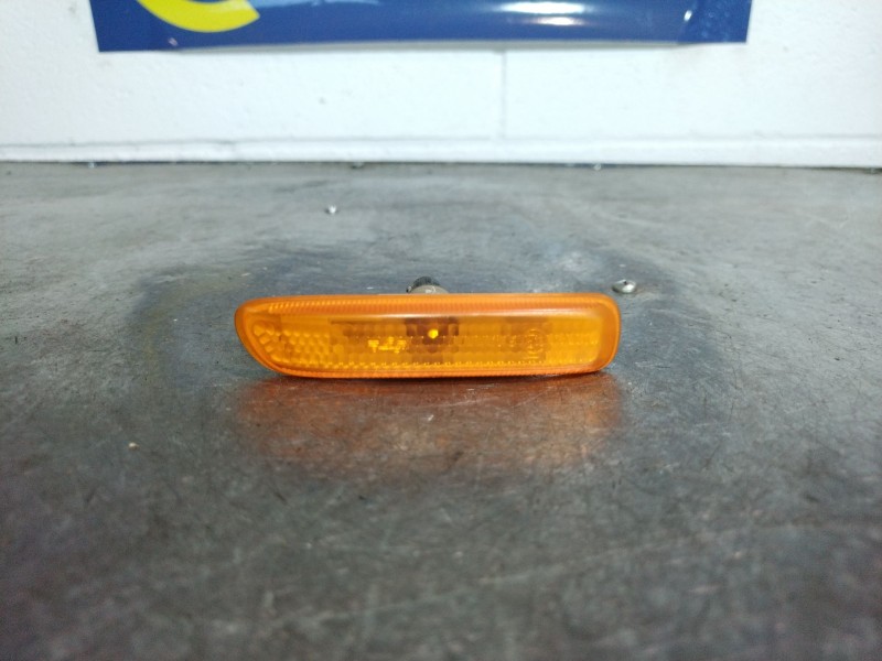 Recambio de piloto lateral izquierdo para bmw serie 3 berlina (e46) referencia OEM IAM    Recambio de piloto lateral izquierdo para bmw serie 3 berlina (e46) referencia OEM IAM