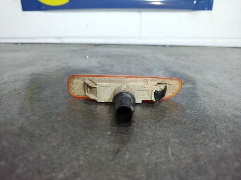 Recambio de piloto lateral izquierdo para bmw serie 3 berlina (e46) referencia OEM IAM    Recambio de piloto lateral izquierdo para bmw serie 3 berlina (e46) referencia OEM IAM