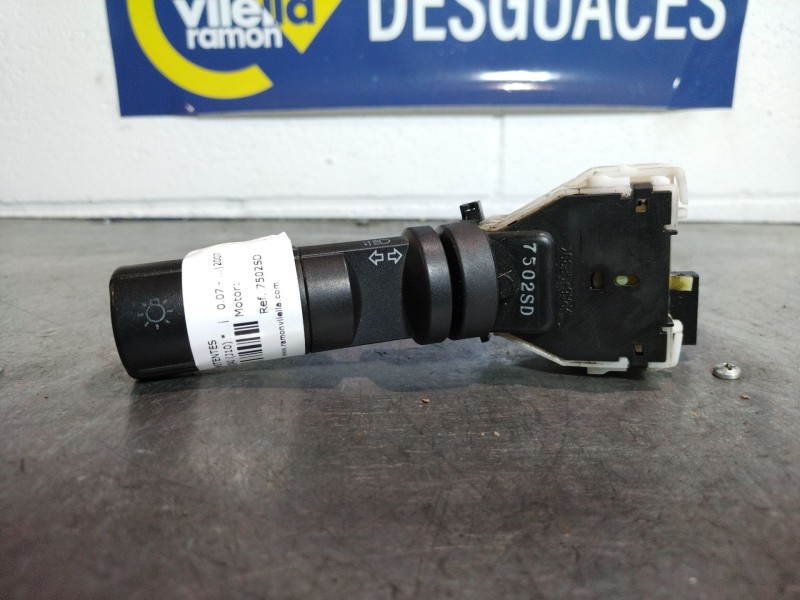 Recambio de mando intermitentes para nissan qashqai (j10)  | 0.07 - ...  | 0.07 - ... referencia OEM IAM 7502SD   Recambio de mando intermitentes para nissan qashqai (j10)  | 0.07 - ...  | 0.07 - ... referencia OEM IAM 7502SD