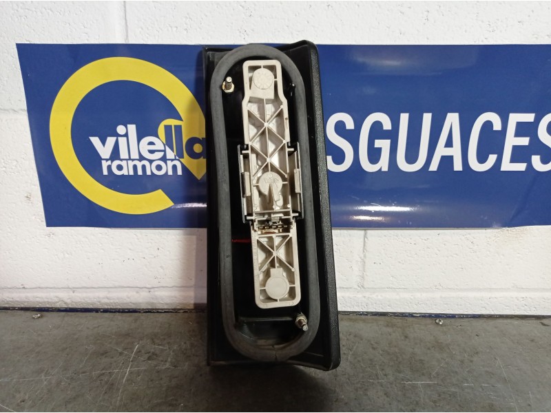 Recambio de piloto trasero izquierdo para renault express express 1.9 d referencia OEM IAM   