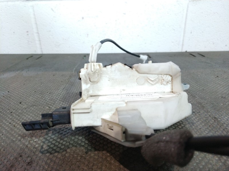 Recambio de cerradura puerta delantera derecha para peugeot 308 sw  | 0.08 - ...  | 0.08 - ... referencia OEM IAM 732074  
