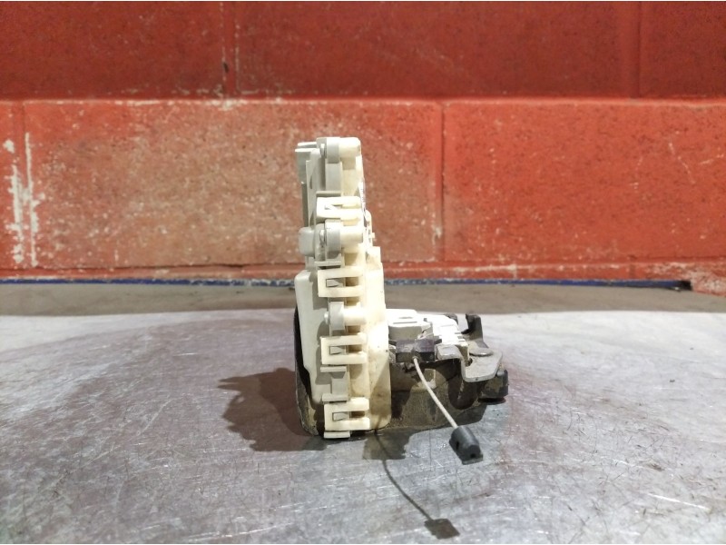 Recambio de cerradura puerta delantera derecha para seat leon (1p1) reference copa | 12.10 - 12.12 reference copa | 12.10 - 12.1