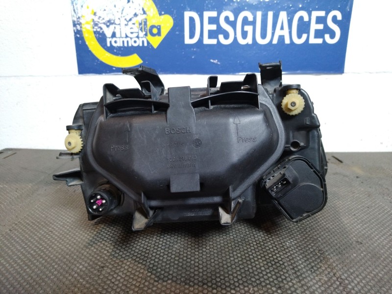 Recambio de faro izquierdo para audi a4 avant (b5) 1.9 tdi referencia OEM IAM 8D0941003E 0301094201 