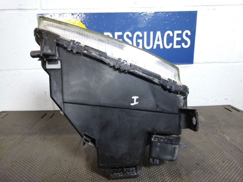 Recambio de faro izquierdo para audi a4 1.8 t referencia OEM IAM    Recambio de faro izquierdo para audi a4 1.8 t referencia OEM IAM