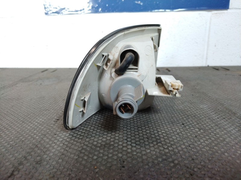 Recambio de piloto delantero izquierdo para audi a4 1.8 t referencia OEM IAM    Recambio de piloto delantero izquierdo para audi a4 1.8 t referencia OEM IAM