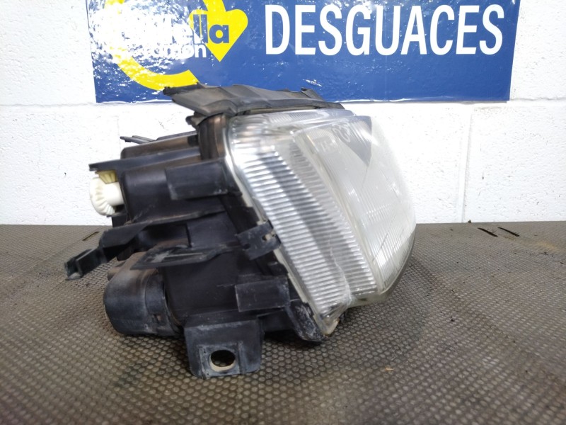Recambio de faro derecho para audi a4 1.8 t referencia OEM IAM    Recambio de faro derecho para audi a4 1.8 t referencia OEM IAM