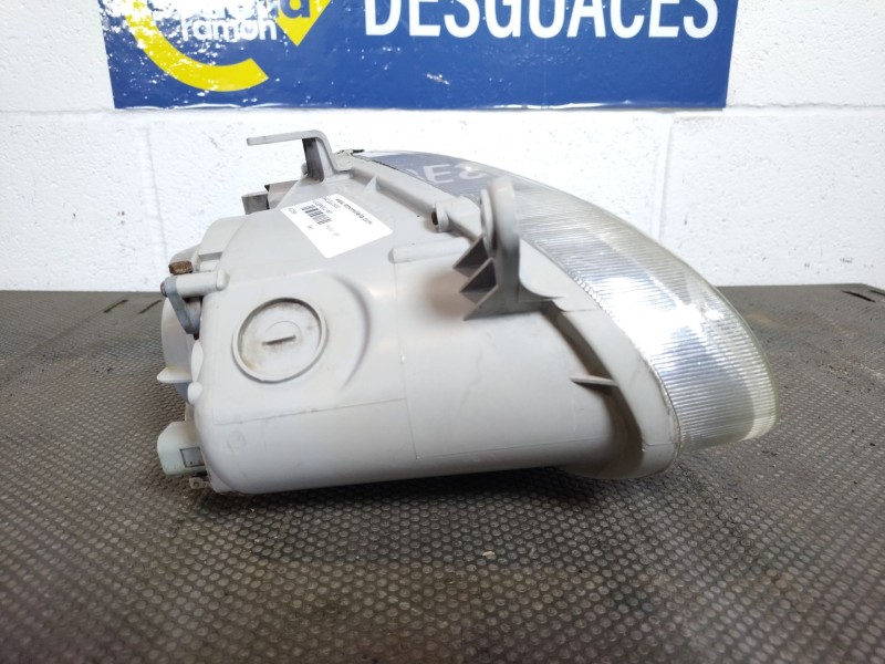 Recambio de faro izquierdo para kia sephia referencia OEM IAM    Recambio de faro izquierdo para kia sephia referencia OEM IAM