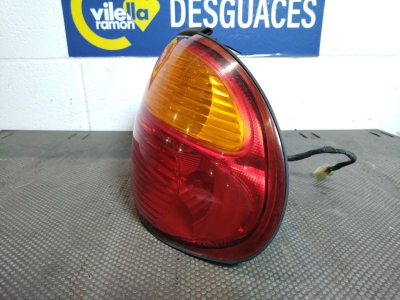 Recambio de piloto trasero derecho para kia sephia referencia OEM IAM   