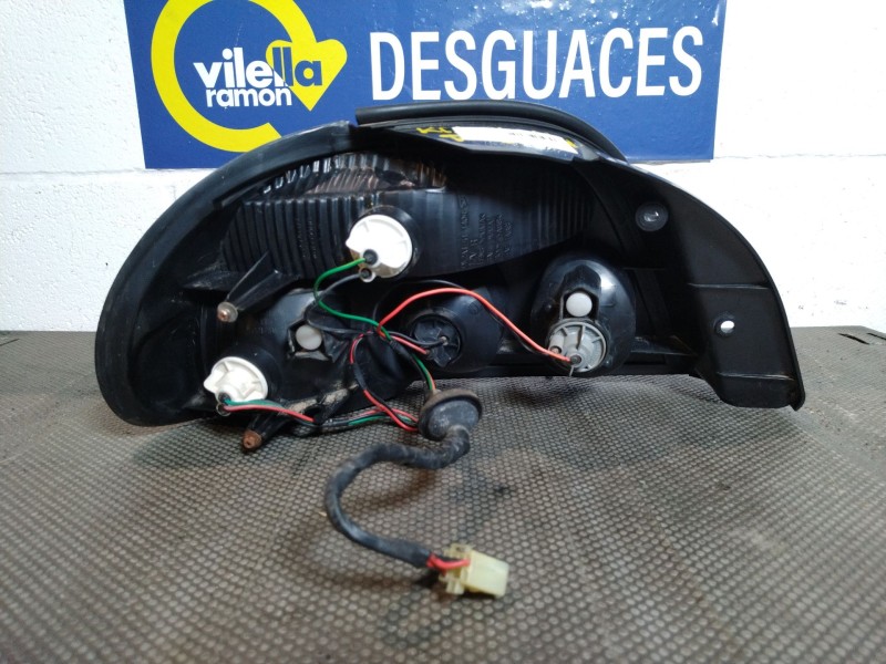 Recambio de piloto trasero derecho para kia sephia referencia OEM IAM   