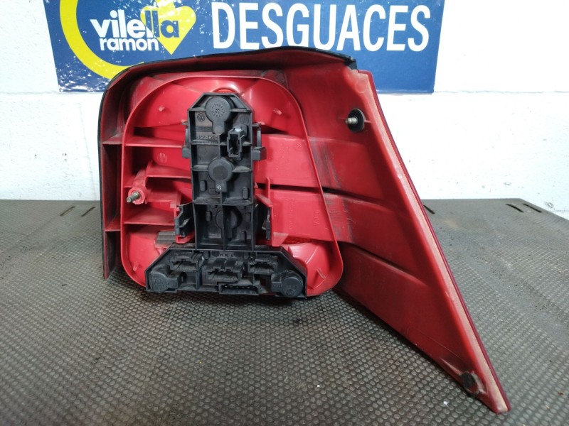 Recambio de piloto trasero izquierdo para volkswagen golf iv berlina (1j1) 1.9 tdi | 0.97 - ... golf iv berlina (1j1) 1.9 tdi | 