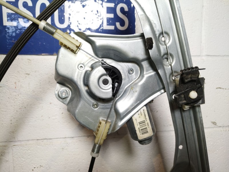 Recambio de elevalunas delantero derecho para renault clio iii authentique | 01.07 - 12.10 authentique | 01.07 - 12.10 referenci