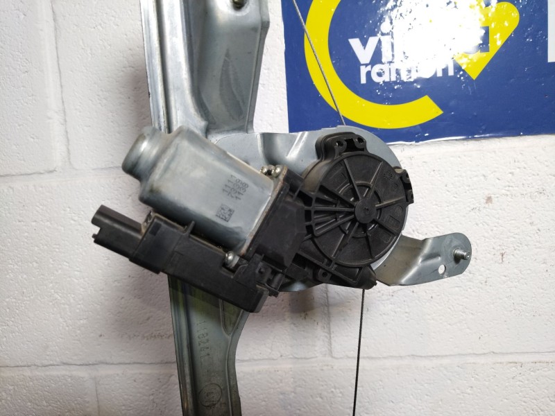 Recambio de elevalunas delantero izquierdo para renault modus 1.5 dci diesel referencia OEM IAM 8200277630A  