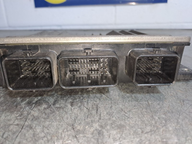 Recambio de centralita motor uce para renault clio iii authentique | 01.07 - 12.10 authentique | 01.07 - 12.10 referencia OEM IA