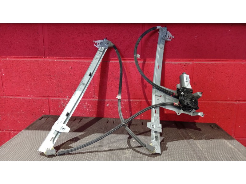 Recambio de elevalunas delantero derecho para citroen xsara picasso 1.8 16v sx referencia OEM IAM    Recambio de elevalunas delantero derecho para citroen xsara picasso 1.8 16v sx referencia OEM IAM