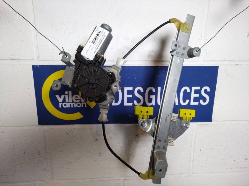 Recambio de elevalunas trasero derecho para nissan qashqai 2.0 dci acenta 4x2 referencia OEM IAM    Recambio de elevalunas trasero derecho para nissan qashqai 2.0 dci acenta 4x2 referencia OEM IAM