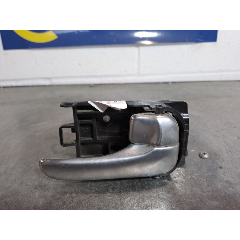 Recambio de maneta interior delantera izquierda para nissan almera tino (v10m) 1.8 16v cat | 0.00 - ... 1.8 16v cat | 0.00 - ...