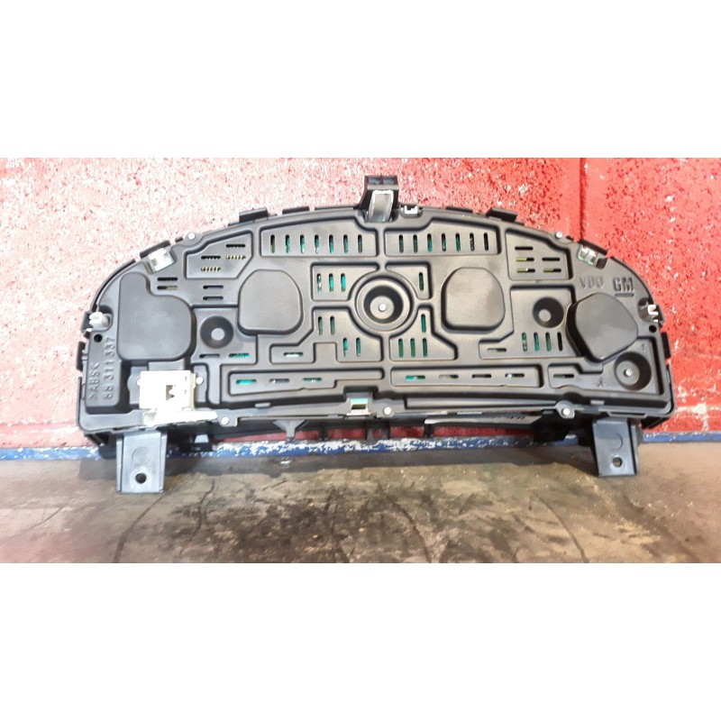 Recambio de cuadro instrumentos para opel vectra c berlina  | 0.02 - 0.05  | 0.02 - 0.05 referencia OEM IAM 13144741UZ 110080166
