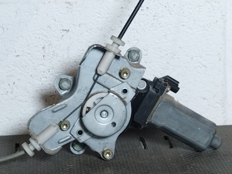 Recambio de elevalunas delantero derecho para ssangyong rodius 330 mh td referencia OEM IAM    Recambio de elevalunas delantero derecho para ssangyong rodius 330 mh td referencia OEM IAM