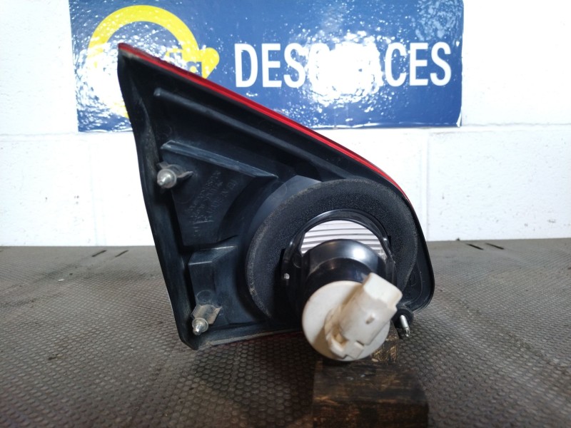 Recambio de piloto porton derecho para nissan qashqai 2.0 dci acenta 4x2 referencia OEM IAM 89071064   Recambio de piloto porton derecho para nissan qashqai 2.0 dci acenta 4x2 referencia OEM IAM 89071064