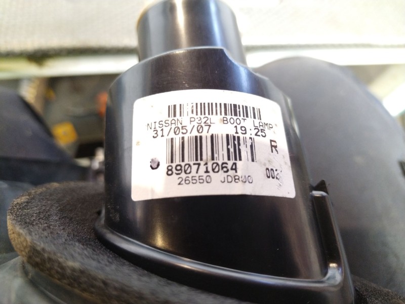 Recambio de piloto porton derecho para nissan qashqai 2.0 dci acenta 4x2 referencia OEM IAM 89071064   Recambio de piloto porton derecho para nissan qashqai 2.0 dci acenta 4x2 referencia OEM IAM 89071064