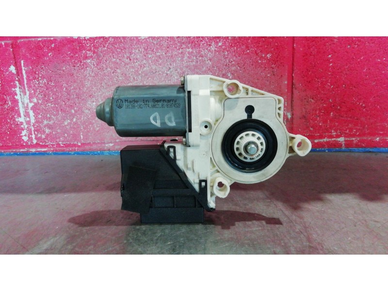 Recambio de motor elevalunas delantero derecho para seat ibiza (6l1) 1.9 sdi referencia OEM IAM    Recambio de motor elevalunas delantero derecho para seat ibiza (6l1) 1.9 sdi referencia OEM IAM