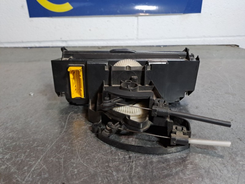 Recambio de mando calefaccion aire acondicionado para seat ibiza (6k1) 1.9 tdi referencia OEM IAM 6K0819045B 69352200  Recambio de mando calefaccion aire acondicionado para seat ibiza (6k1) 1.9 tdi referencia OEM IAM 6K0819045B 69352200