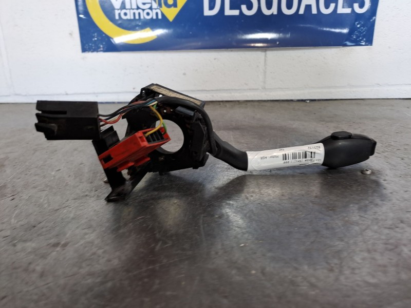 Recambio de mando limpia para seat ibiza (6k1) 1.9 tdi referencia OEM IAM 6K6953503AG 01407050  Recambio de mando limpia para seat ibiza (6k1) 1.9 tdi referencia OEM IAM 6K6953503AG 01407050